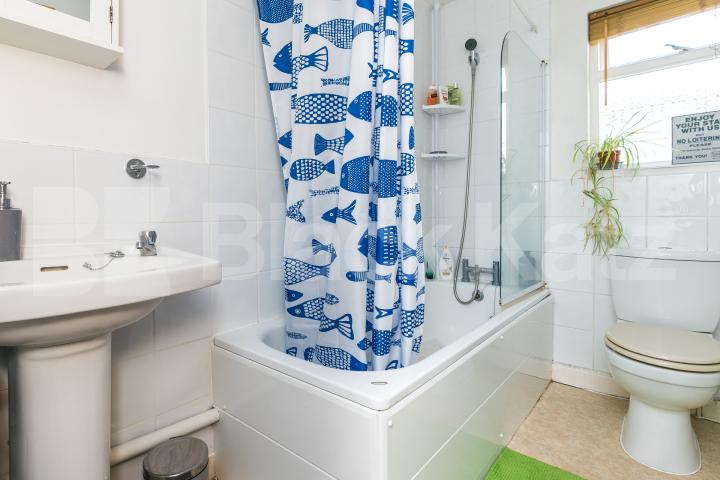 Well Located modern 1 bedroom property close to station and amenities  Upper Street, Highbury & Islington 